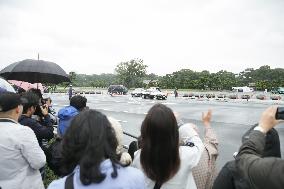 Scenes around the Imperial Palace on the day of the Enthronement Ceremony